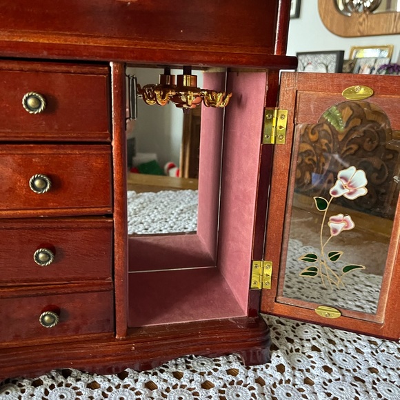 Vintage Jewelry Box - Picture 4 of 4